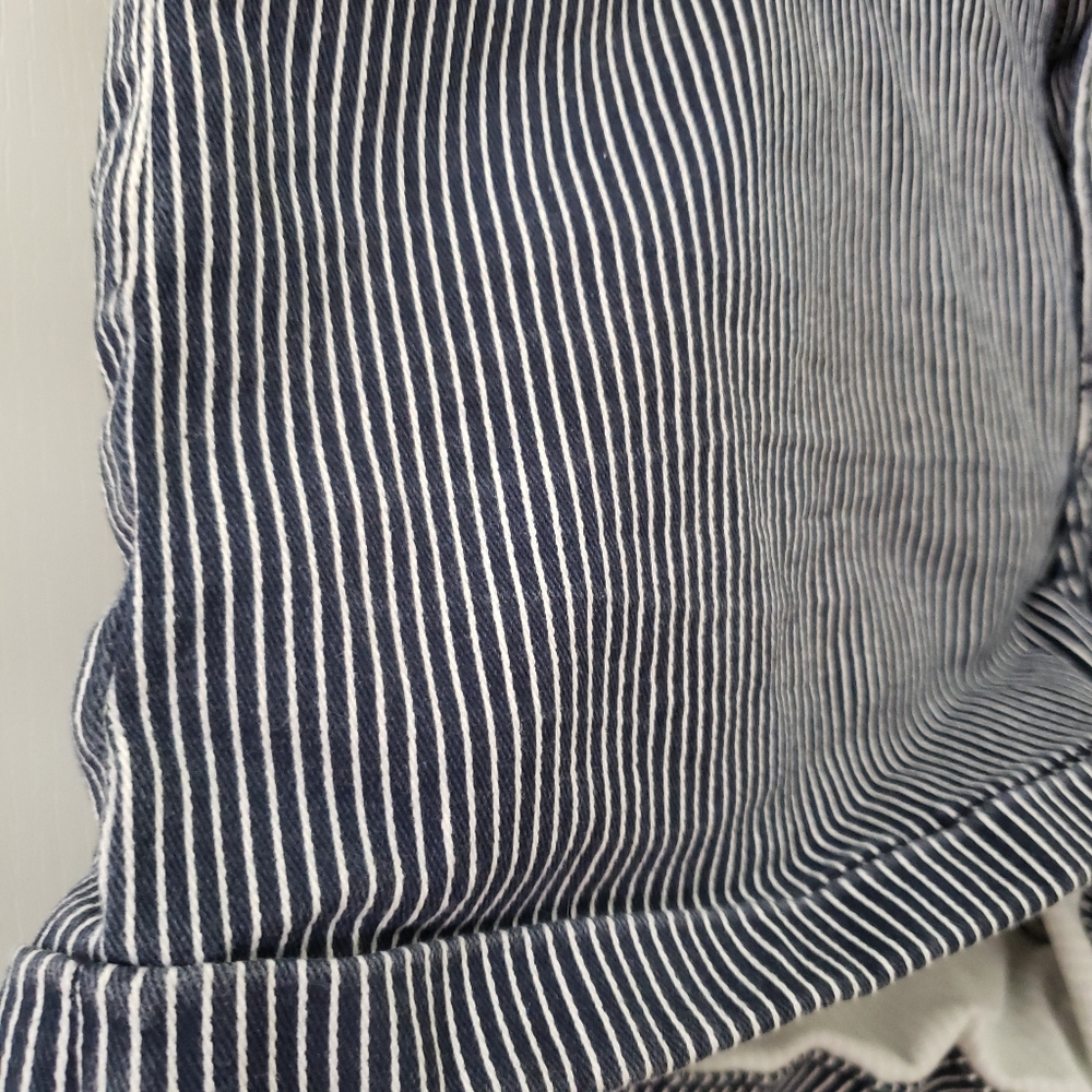 H&M, size 6, Striped, Button Shorts. - Picture 5 of 11